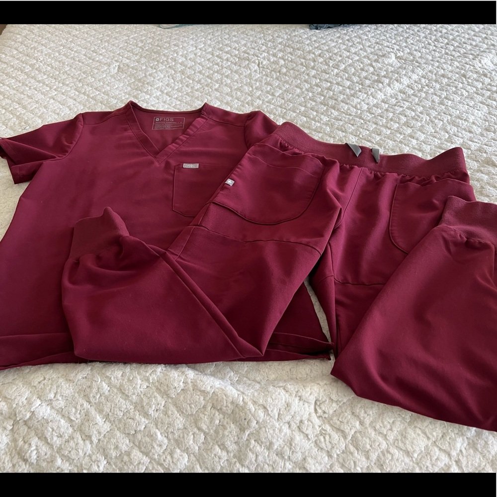 Figs Nepal jogger scrubs in burgundy! Petite small. Gently used